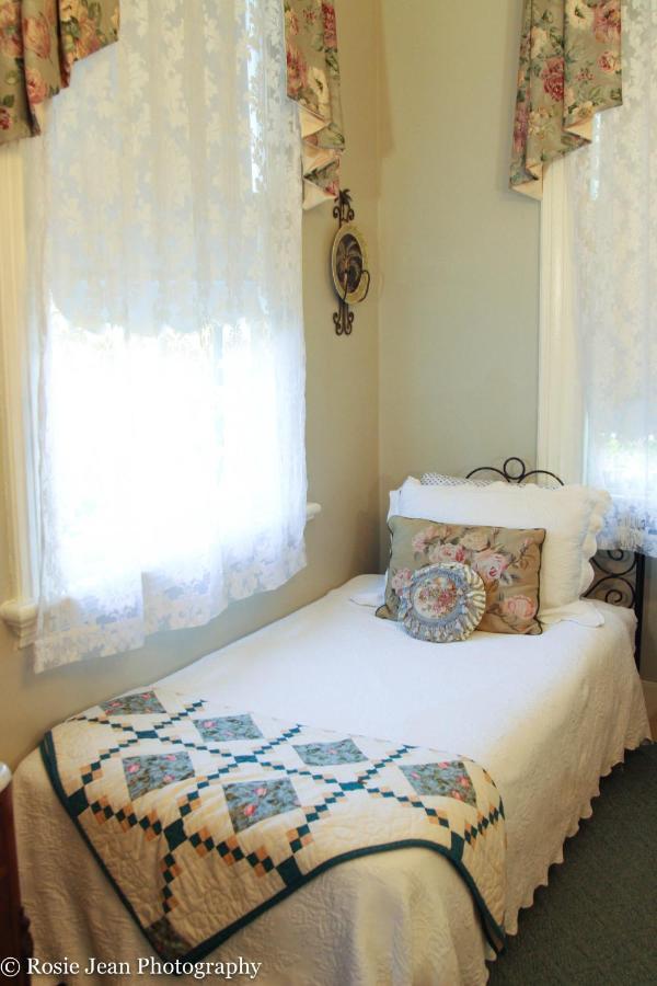 Flowertown Bed And Breakfast Саммервилл Экстерьер фото