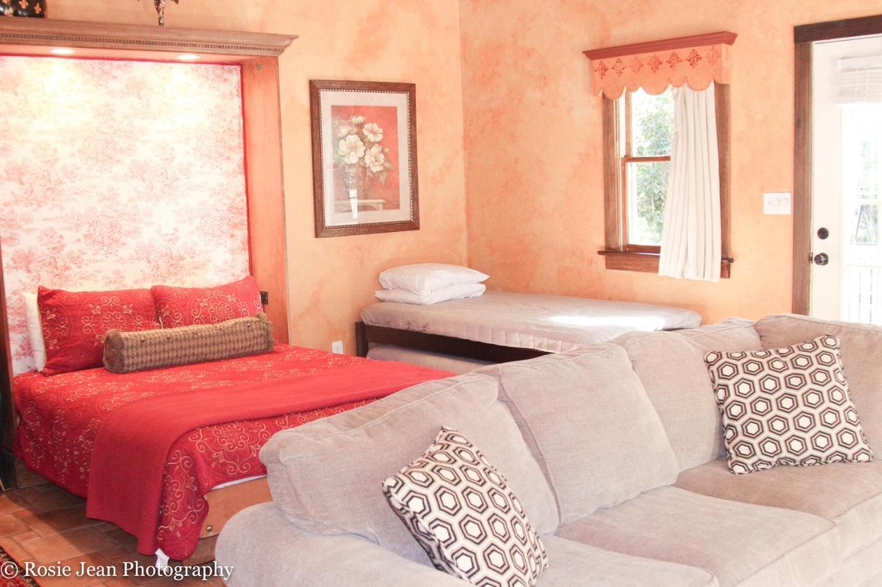 Flowertown Bed And Breakfast Саммервилл Экстерьер фото