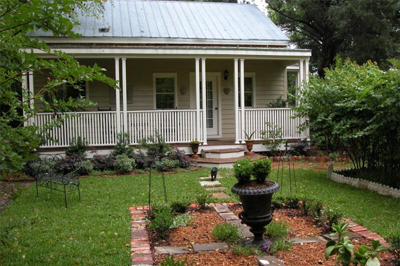 Flowertown Bed And Breakfast Саммервилл Экстерьер фото